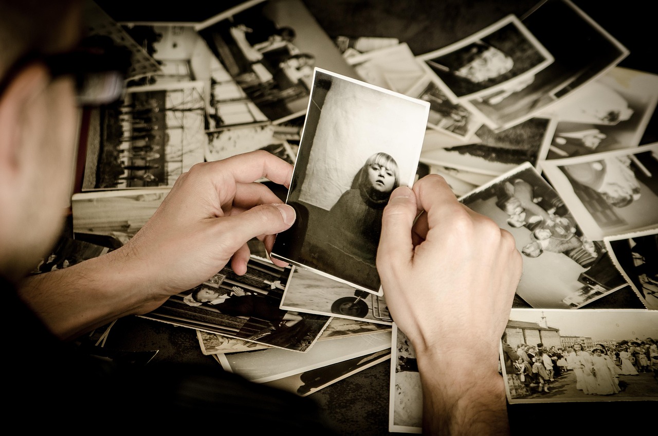 photos, hands, hold, old, old photographs, photography, reminisce, memories, vintage, nostalgia, souvenir, black and white photography, photographer, developed photos, photos, photography, memories, memories, memories, memories, memories